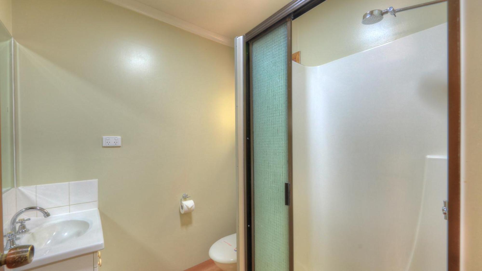 Atherton Hinterland Motel Room photo